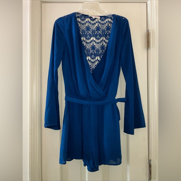 ALTAR'D STATE Blue Long Sleeve Open Lace Back Romper Small With Belt - Picture 1 of 5